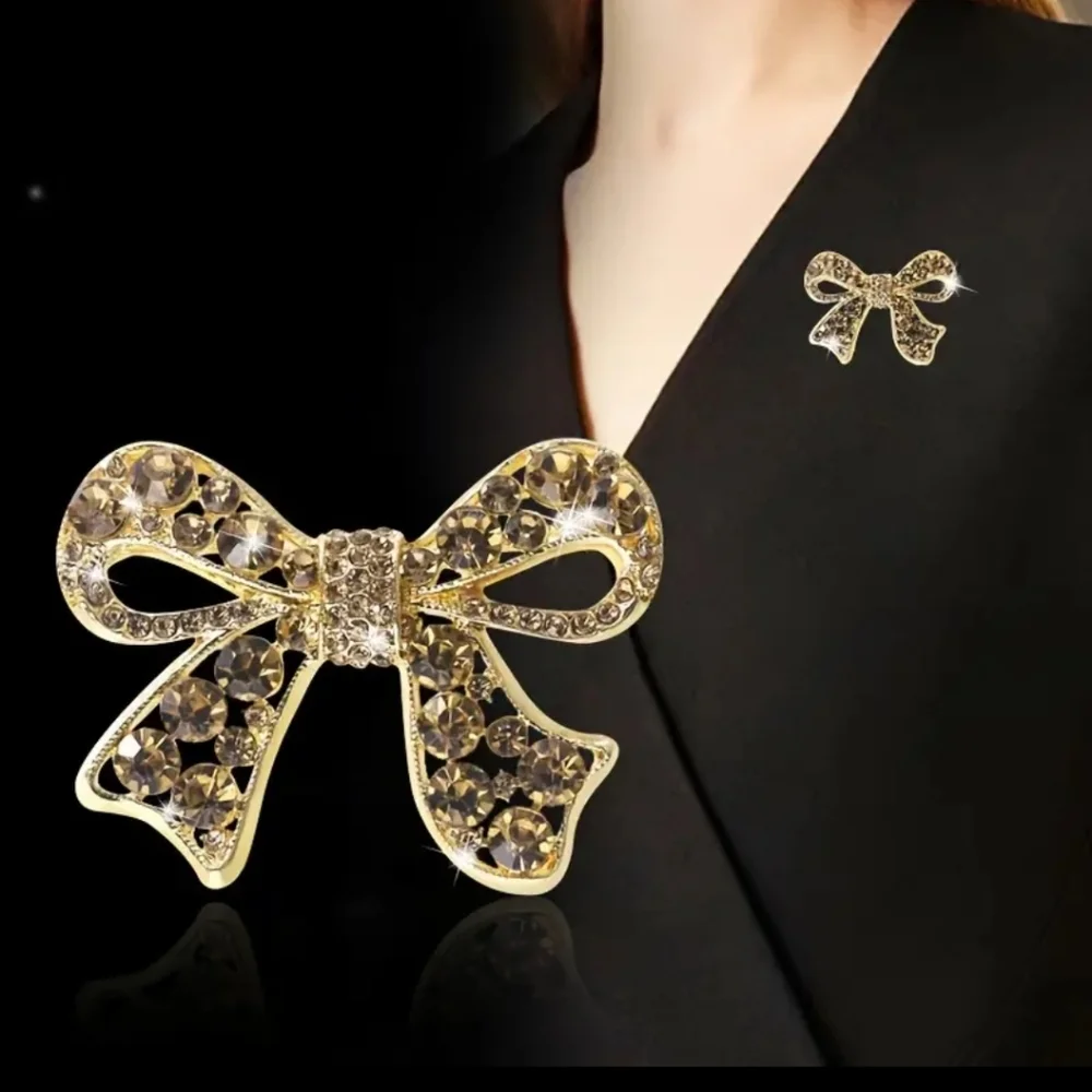 NEW!  Rhinestone bow brooch - Picture 3 of 6